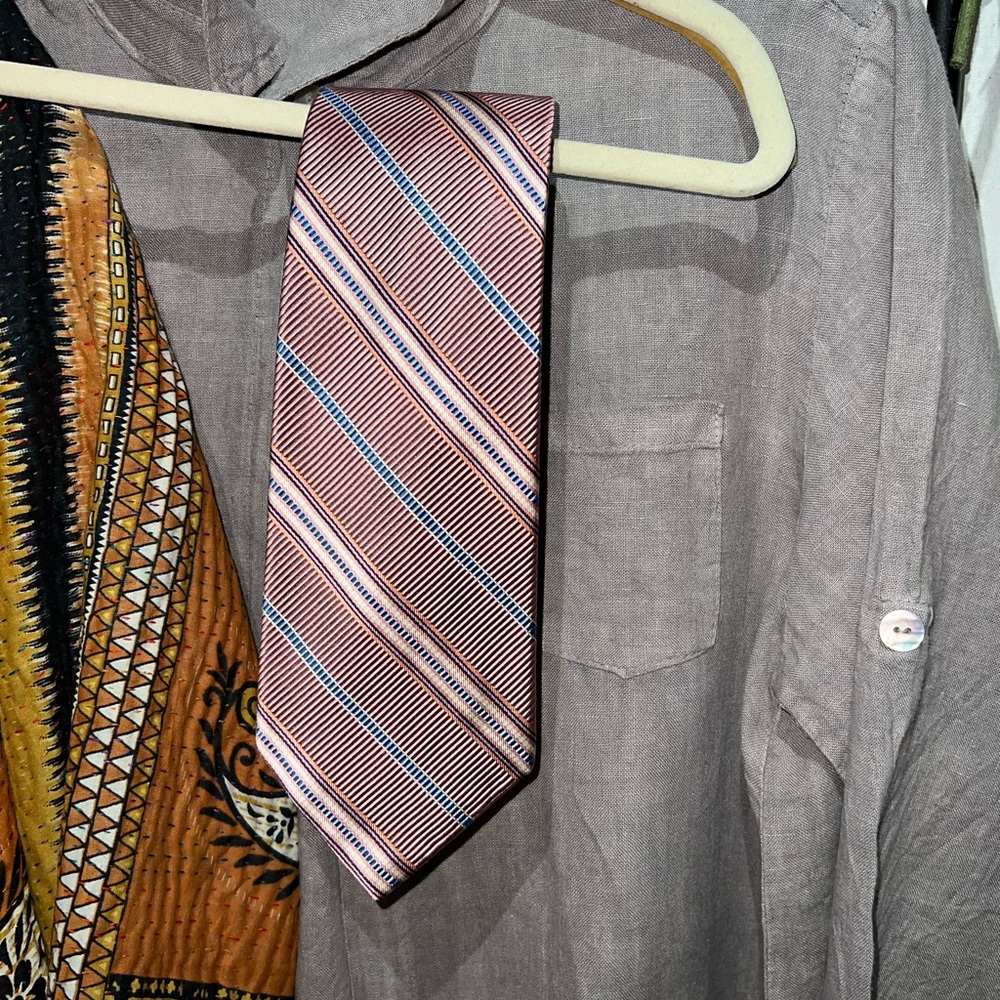 Robert Talbott necktie. Very handsome.